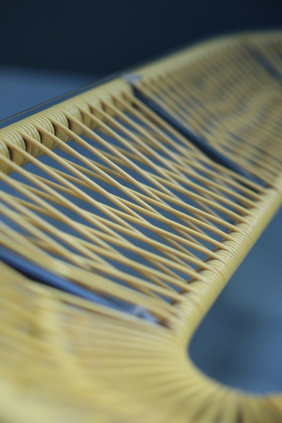 Image 1 of Mesa de centro amarilla