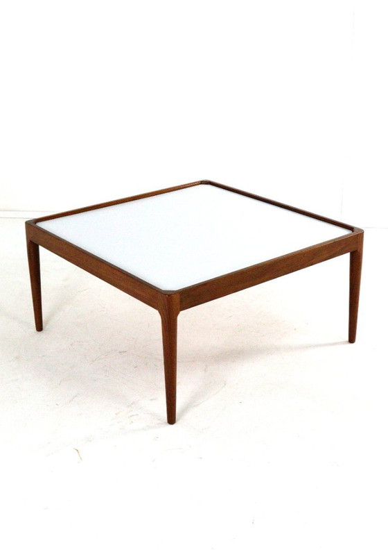 Image 1 of Table basse carrée à plateau réversible, vintage « Hilleberg »