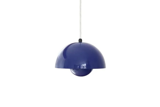 Blaue Verner Panton Blumentopf-Hängeleuchte aus dem Jahr 1970 – Louis Poulsen, Pendelleuchten, Metal, Vintage (photo 4 of 6)
