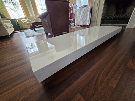 Magnifique table basse design laquée blanche élégante