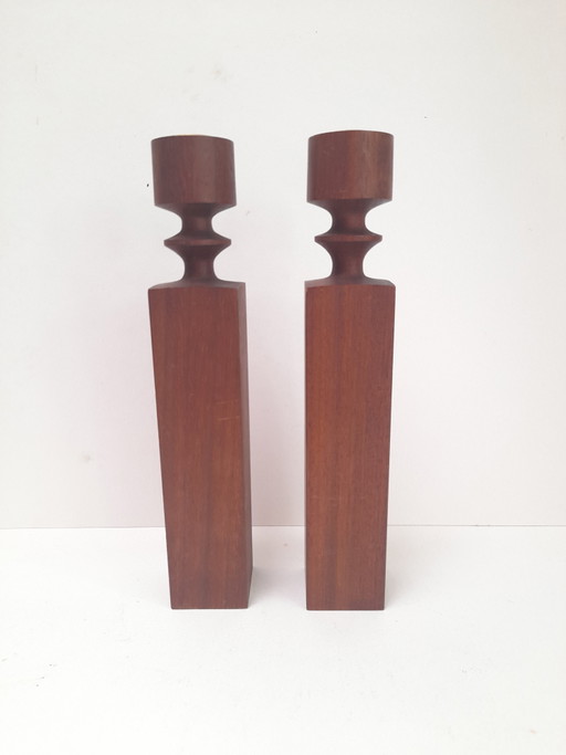 Paire de grands bougeoirs en teak danois 50s