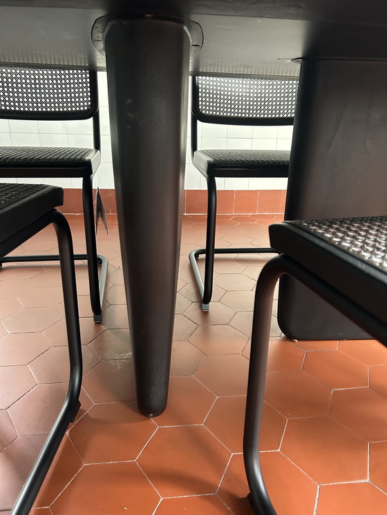 Image 1 of Table Tobi Ishi BB Italia noire, ovale, aspect cimenté