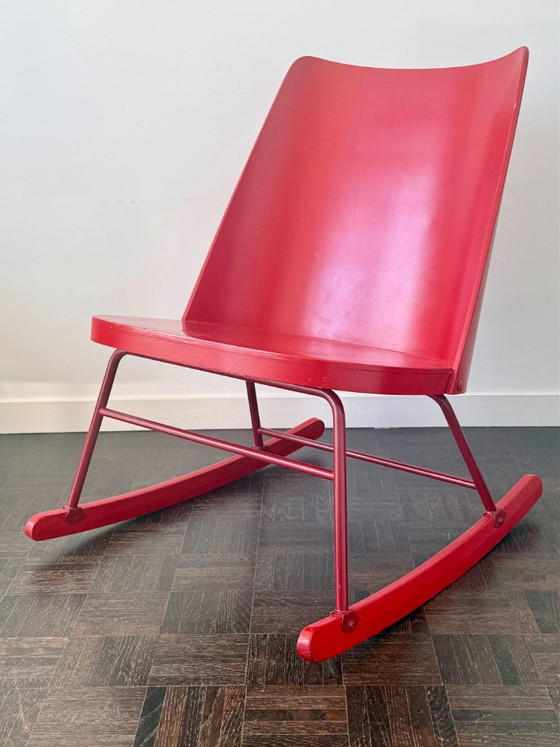 THONET vintage Rocking Chair 1955 – Metal, Wood (photo 2 of 18)