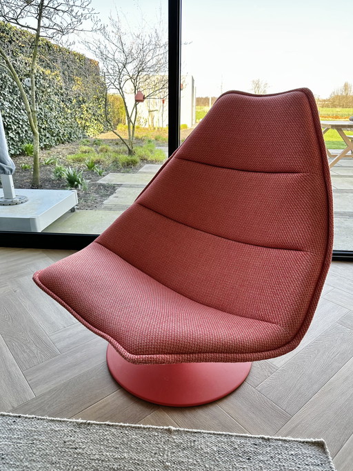 Fauteuil pivotant Artifort F585 - neuf (2 mois) - couleur corail