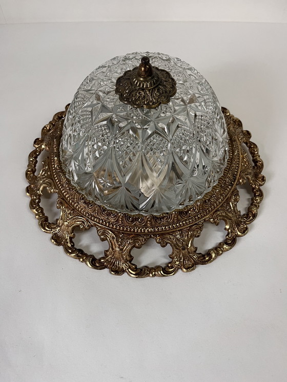 Image 1 of Vintage Hollywood Regency plafonnière messing met kristal glas kap