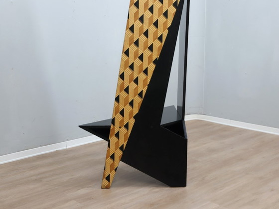 Image 1 of Chaise à dossier haut postmoderne, style Studio Alchimia et Memphis, années 1980