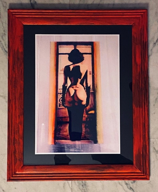 Photographie encadrée – Silhouette de femme (30×40 cm) – Édition limitée