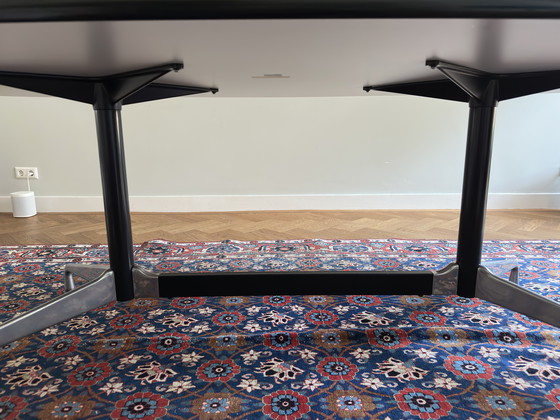 Image 1 of Table de salle à manger segmentée Vitra Eames