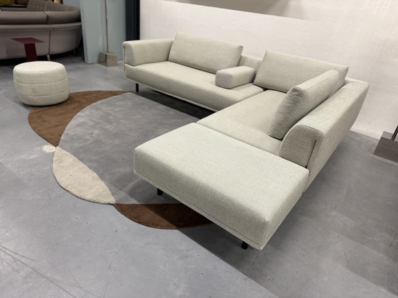 Image 1 of Sofá esquinero Eyye Dura Lounge con puf de tela Milton Spirit