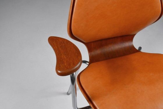 Vintage armchair by Øivind Iversen for Møre Lenestolfabrikk, Norway 1956 – Leather (photo 6 of 11)