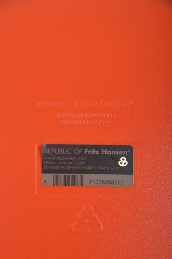 Image 1 of Silla Drop 3110 diseñada por Arne Jacobsen para Fritz Hansen