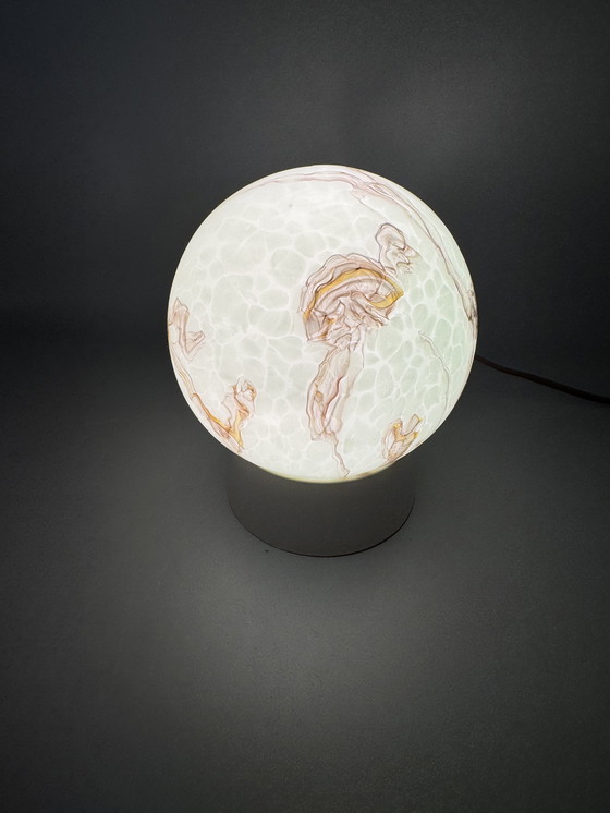 Image 1 of Lampada da soffitto vintage verde opalino con effetto marmo: un'attrazione retrò suggestiva