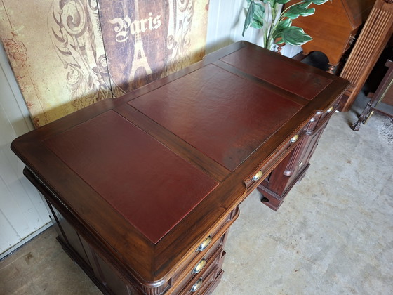 Image 1 of Klassiek 2-Zijdig Schrijf Bureau, Partnerdesk, Schrijftafel Met Lederen Inleg Lichte Gebruikssporen Afm.150x75cm en 79cm Hoog