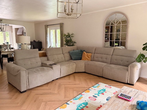 American sofa with lifting seats in soft leather