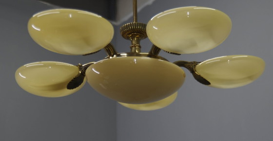 Image 1 of Lámpara de araña Art Nouveau de seis luces de latón, de Jenčík, Checoslovaquia, década de 1920, con etiqueta.