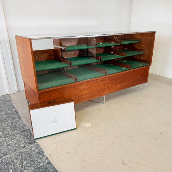 Comptoir Vitrine Mid-Century – Acajou, Chrome & Verre Trempé – Allemagne Env. 1960 – Glass, Wood, Vintage (photo 5 of 15)