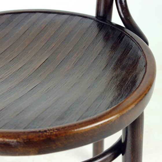 Bentwood Chair by Thonet, Czechoslovakia 1940s – Dining chairs, Klassiek (photo 12 of 15)