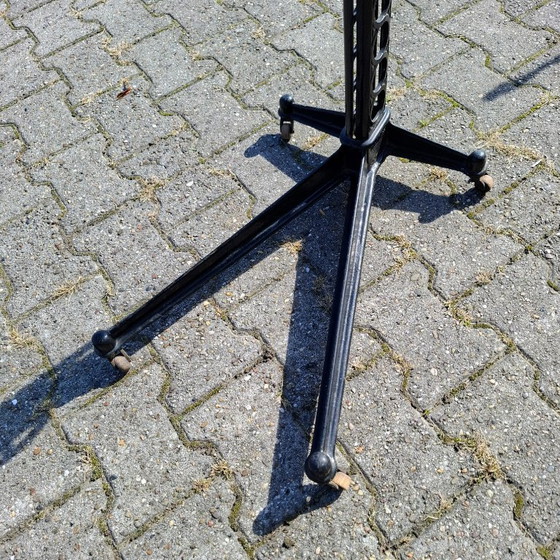 Image 1 of Tavolo industriale antico - Legno e metallo - Altezza regolabile