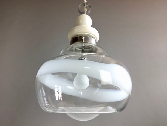 Image 1 of Lampada a sospensione italiana Space Age degli anni '60 in vetro di Murano e montatura cromata.