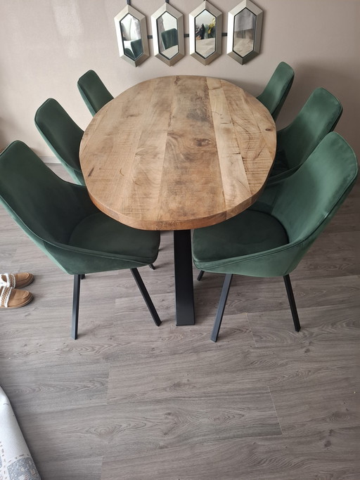 Eettafel + 6 velvet stoelen groen