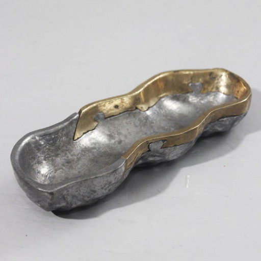 David Marshall Art3 - Vassoio portagioie brutalista in alluminio e ottone, colore arachidi, anni '80