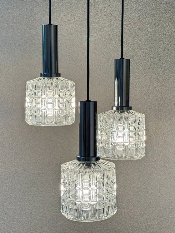 Image 1 of Lampe en cascade vintage, trois pendentifs, verre chromé de l'ère spatiale des années 1970