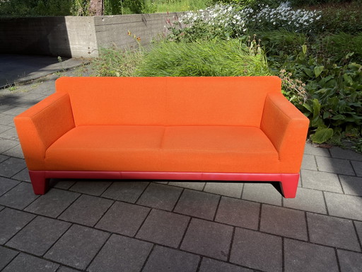 Pode Plot Bank von Design Duo – Orange/Rot – banken, Leather, Wool
