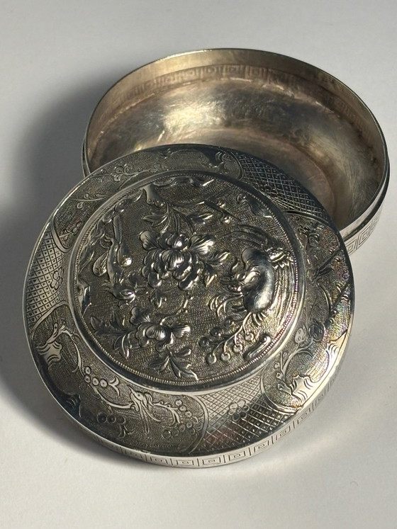 Chiseled and Repoussé Silver Pill Jewelry Box 19th Century Asia, Decorative Objects (photo 7 of 13)