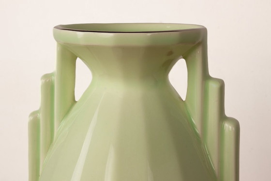 Image 1 of Vaso Art Déco in fine maiolica color verde mela, della manifattura Digoin-Sarreguemines, 1960.