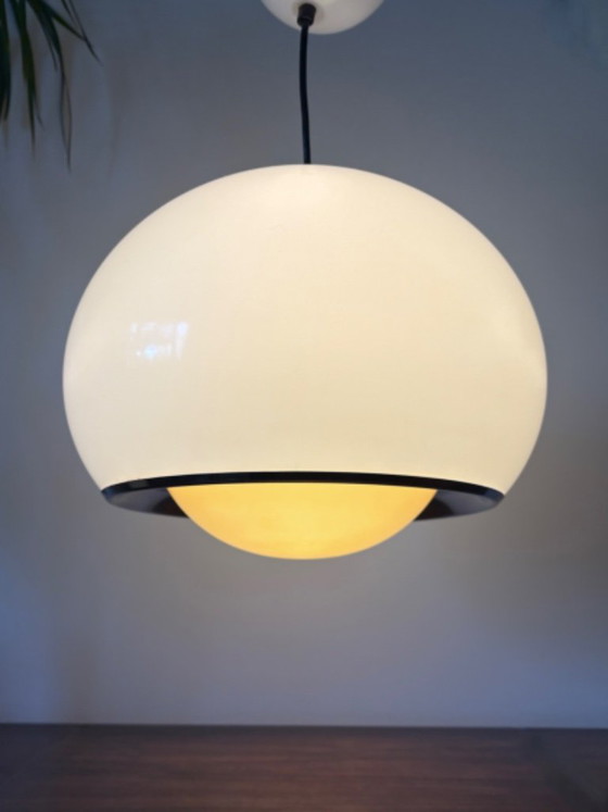 Vintage retro ceiling light from the 70s by Guzzini – Plexiglass (photo 2 of 11)
