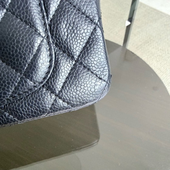 Image 1 of Borsa Chanel Caviar Mini Rectangle Classic Flap - 20 cm trapuntata blu notte, finiture in rutenio argentato, serie 21