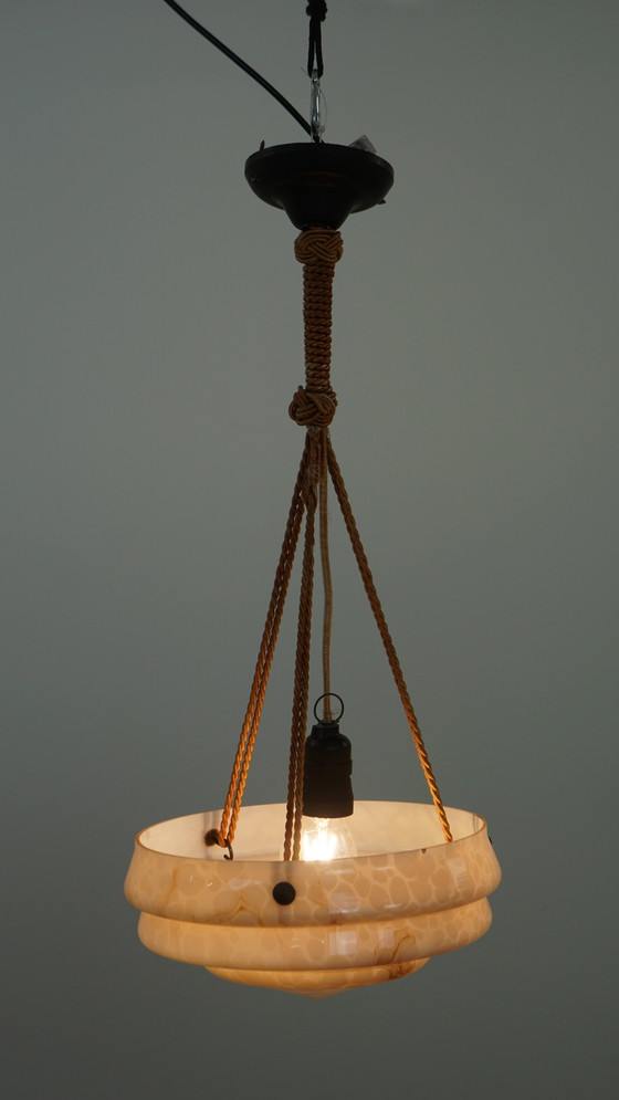 Image 1 of Lampada a sospensione vintage in vetro marmorizzato rosa tenue, design Art Déco