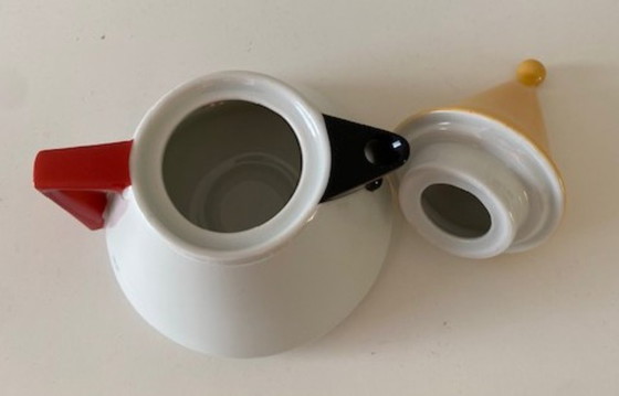 Image 1 of J. Kronestar Iconic vintage tea-for-one teapot 'Futura' in Memphis style