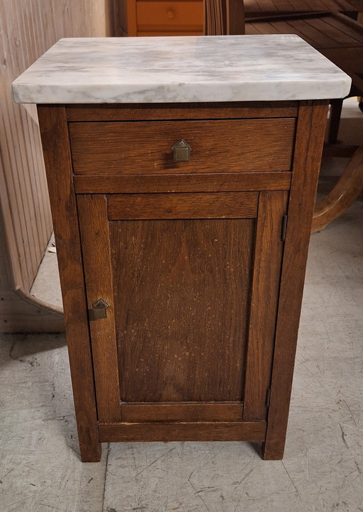 Comodino antico con piano in marmo