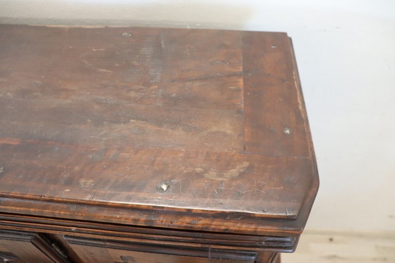 Image 1 of Antique Buffet in Solid Walnut, Italy 17th Century