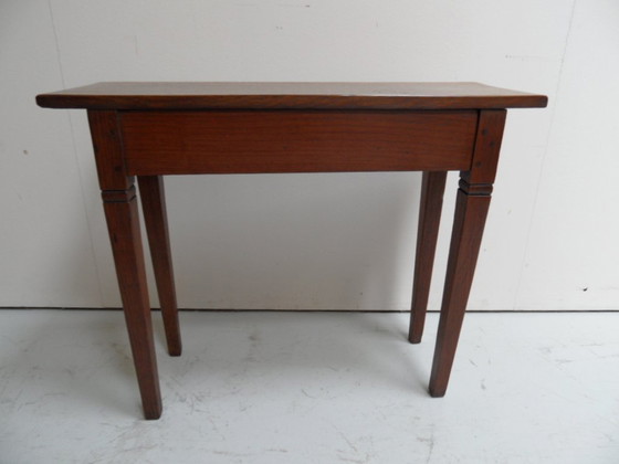 Image 1 of Antiker Beistelltisch aus Eiche