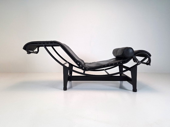 Image 1 of Chaise Longue Cassina LC4 – Le Corbusier, Charlotte Perriand e Pierre Jeanneret