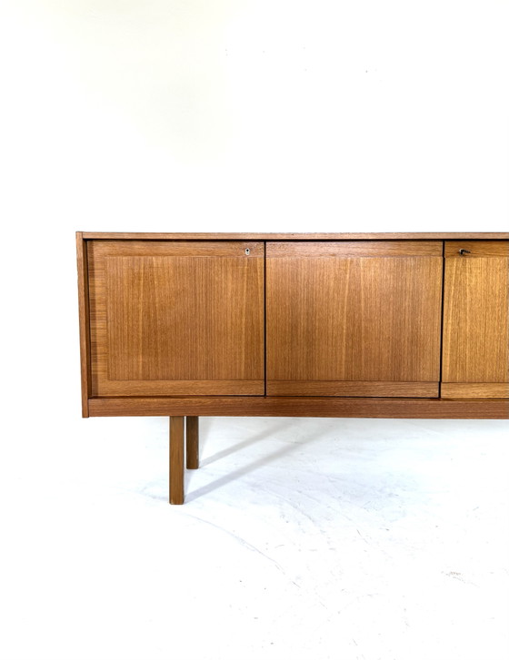 Image 1 of Vintage XXL teakhouten sideboard, jaren ‘60