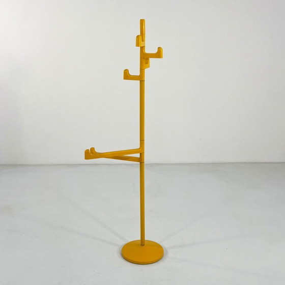 Image 1 of Toallero de pie amarillo de Makio Hasuike para Gedy, década de 1970