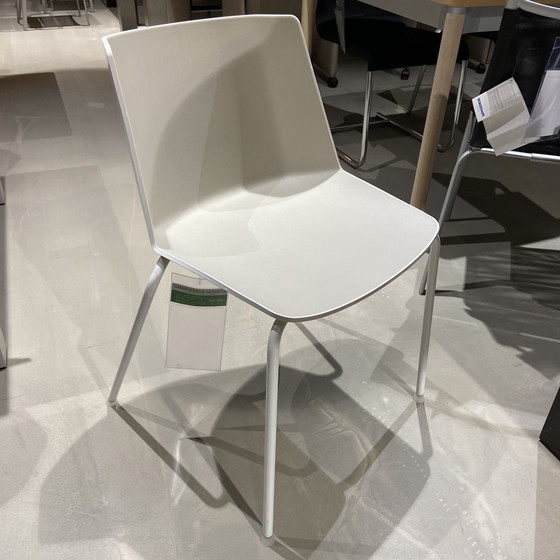 Image 1 of MDF Italia Aiku Esszimmerstuhl