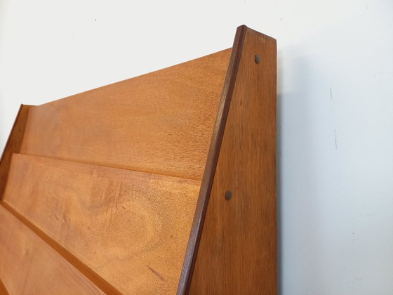Image 1 of Vintage houten vitrinekast/boekenkast met lades uit de jaren 60.