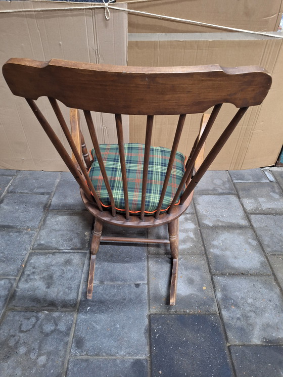 Image 1 of Vintage houten schommelstoel met kussen