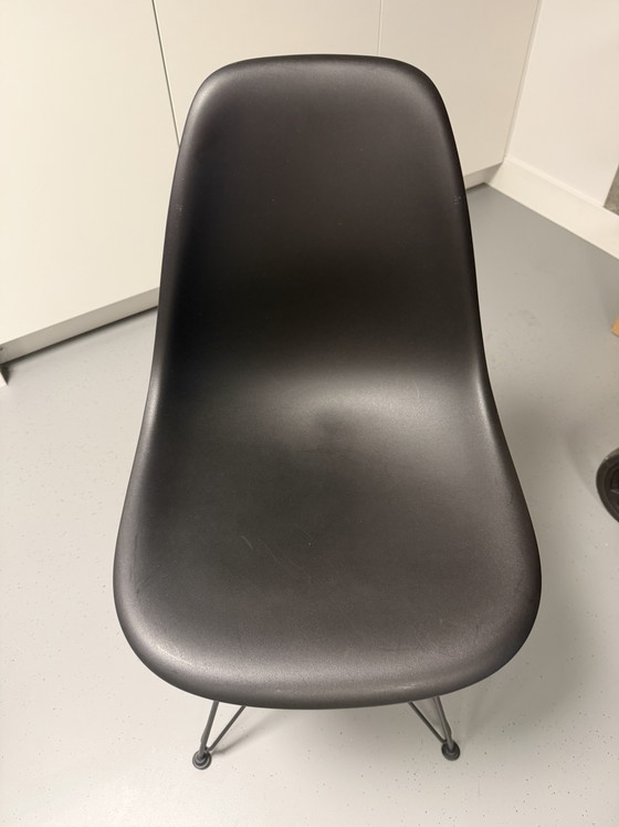 3 chaises Vitra Eames DRS – Chaises de salle à manger, Metal, Plastic (photo 9 of 15)