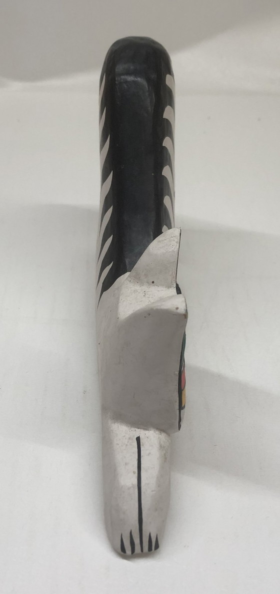 Image 1 of Gatto reclinabile in legno dipinto a mano da Laurel Burch