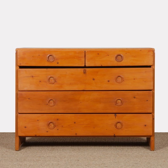 Image 1 of Grenenhouten ladekast, geselecteerd door Charlotte Perriand voor Les Arcs, 1960