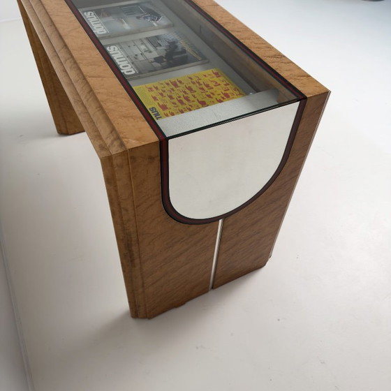 Image 1 of objet de collection représentant un présentoir de magasin Gucci