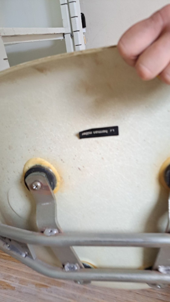 Image 1 of Herman Miller Eames DSS stoel