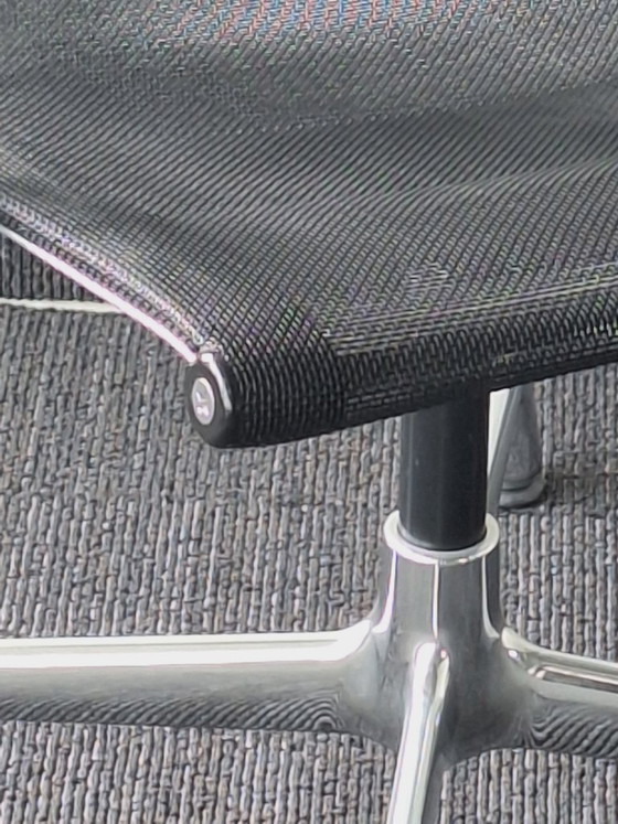 Image 1 of Vitra Eames Aluminium Chair EA 108