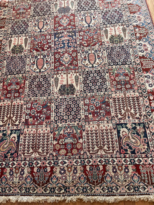 Antiek oosters tapijt