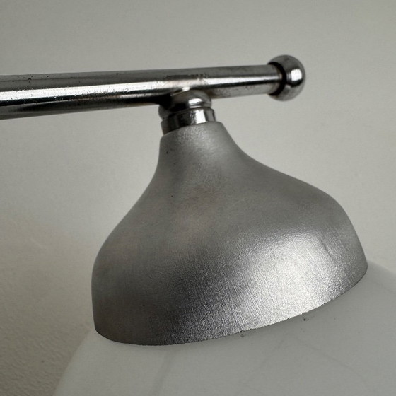 Image 1 of Vintage metalen en opalen wandlamp